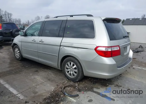 2005 Honda Odyssey Touring z USA, uszkodzony, nr VIN 5FNRL388X5B131696
